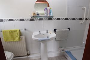 En-suite- click for photo gallery